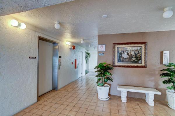 Barrington At Poinciana Place, 3178 Via Poinciana #401, Lake Worth, Florida 33467, image 1