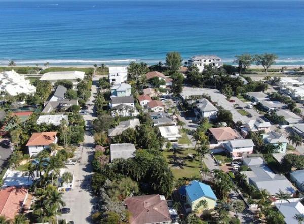 Palm Beach Shore Acres, 14 Tropical Dr #1, Ocean Ridge, Florida 33435, image 2
