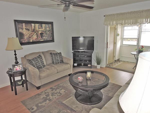 Barkley At Cresthaven Villas, 2620 Barkley Dr E #F, West Palm Beach, Florida 33415, image 2