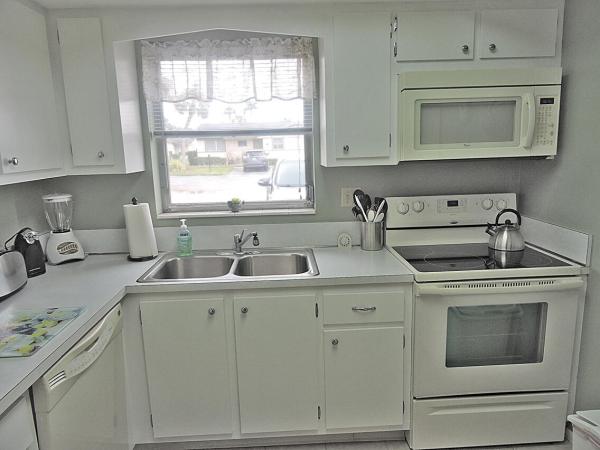 Barkley At Cresthaven Villas, 2620 Barkley Dr E #F, West Palm Beach, Florida 33415, image 3
