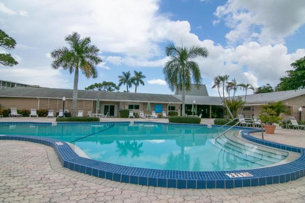 Lake Clarke Gardens, 2687 N Garden Dr N #304, Lake Worth, Florida 33461, image 1
