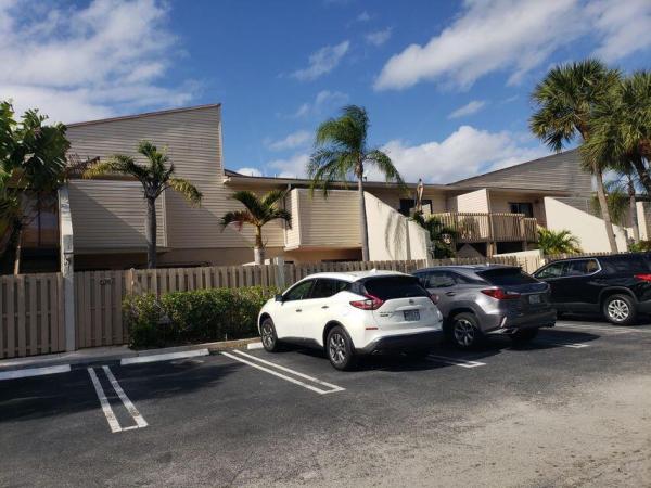 Lake Place, 614 Executive Center Dr #106, West Palm Beach, Florida 33401, image 1