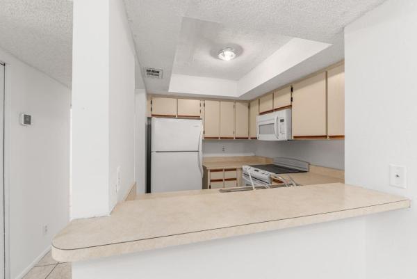 Midport Place, 1548 SE Royal Green Cir #M206, Port St. Lucie, Florida 34952, image 1