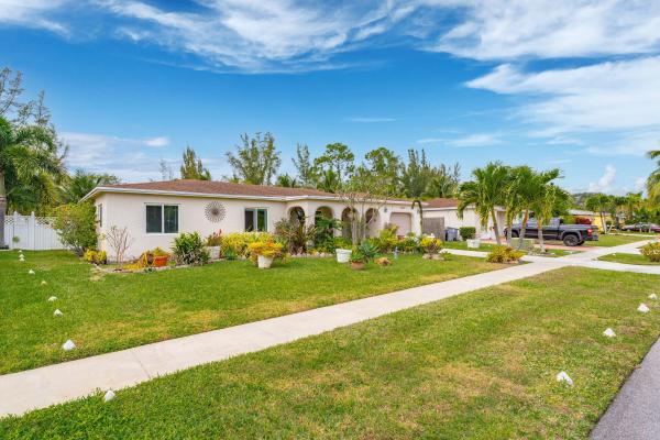 Palmetto Pines, 22219 Caldera Ave, Boca Raton, Florida 33428, image 1