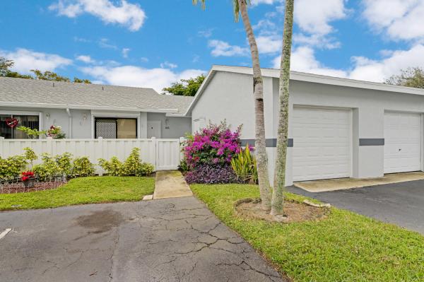 The Arbours Of The Palm Beaches, 2641 Gately Dr W #405, West Palm Beach, Florida 33415, image 3