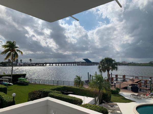 Royal Saxon, 2840 S Ocean Blvd #2060, Palm Beach, Florida 33480, image 2
