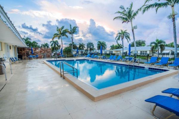 Pine Point Villas, 3220 Ridge Hill Rd #A, Boynton Beach, Florida 33435, image 1