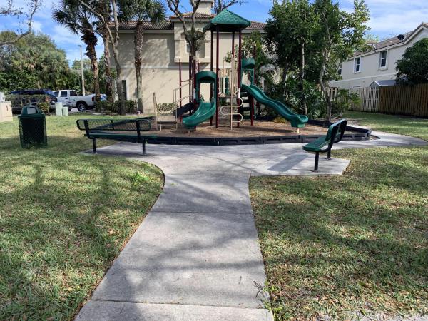 Summit Lake, 847 Summit Lake Dr, West Palm Beach, Florida 33406, image 2