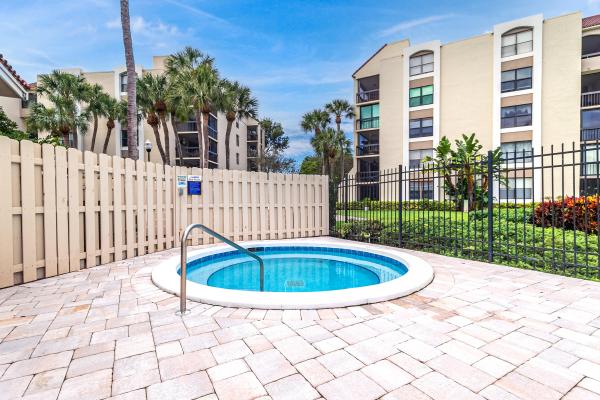 Lakeside At Delray, 1915 Lavers Cir #E508, Delray Beach, Florida 33444, image 1