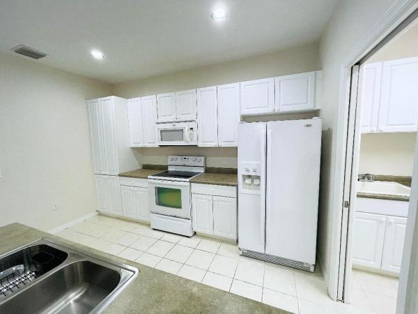 The Lakes At The Savannah, 1839 E Sanderling Ln, Fort Pierce, Florida 34982, image 2