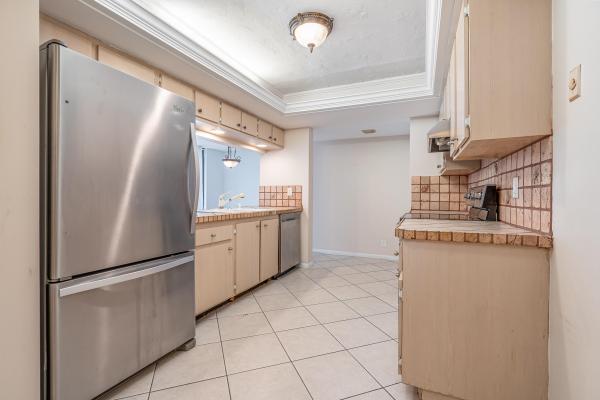 Lavers Resort & Racquet Club, 825 Egret Cir #409, Delray Beach, Florida 33444, image 2