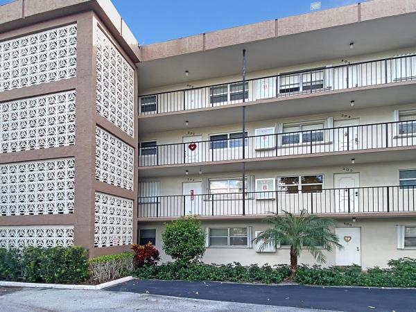 Seagate Of Gulfstream, 2010 S Federal Hwy #202, Boynton Beach, Florida 33435, image 2