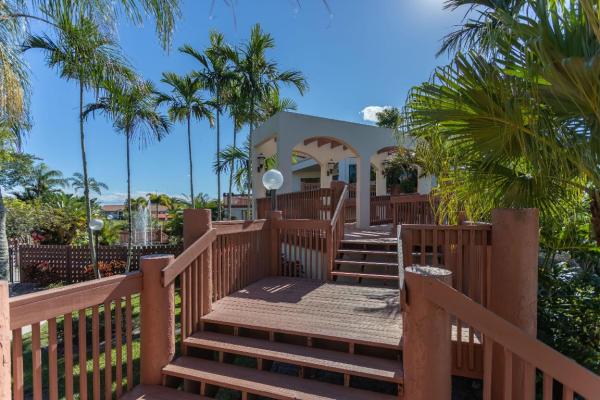 Liberty Square, 104 Liberty Ct, Deerfield Beach, Florida 33442, image 2