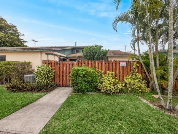 Tree Lake, 1101 Manor Dr, Palm Springs, Florida 33461, image 2