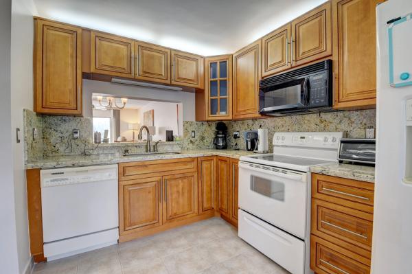 Huntington Lakes 5, 7270 Ashford Pl #107, Delray Beach, Florida 33446, image 1