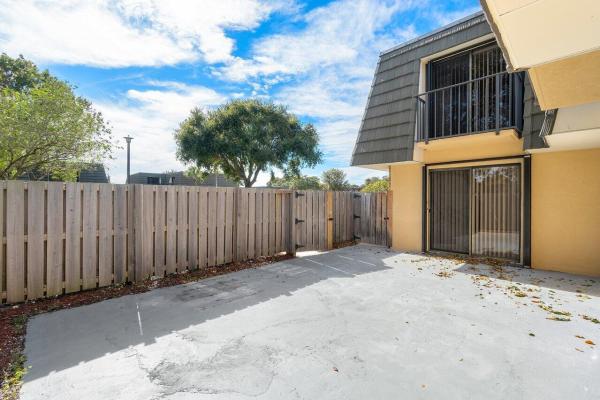 Village Of Sandalwood Lakes, 907 9th Way, West Palm Beach, Florida 33407, image 3