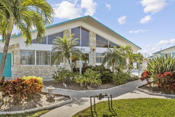 Lakeside Point Gardens, 2304 Lake Osborne Dr #16, Lake Worth Beach, Florida 33461, image 2