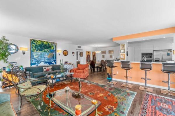 Royal Embassy, 5750 Collins Ave #11a, Miami Beach, Florida 33140, image 2