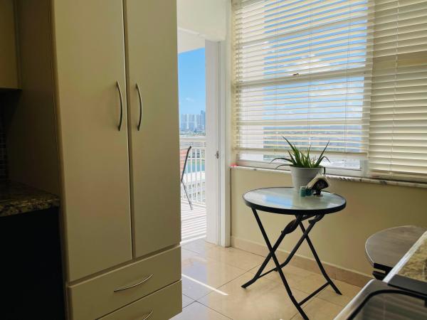 Del Prado South Towers, 18021 Biscayne Blvd #1204-2, Aventura, Florida 33160, image 2