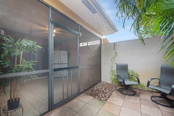 Cedarwood Villas, 2075 SW 24th Cir, Boynton Beach, Florida 33426, image 2
