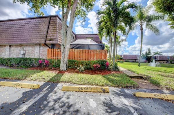 Courtyards, 7599 Courtyard Run W, Boca Raton, Florida 33433, image 1