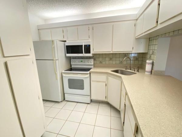 The Charter Club Of Palm Beach, 204 Foxtail Dr #G2, Greenacres, Florida 33415, image 3