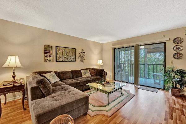 Huntington Lakes 5, 7270 Ashford Pl #402, Delray Beach, Florida 33446, image 2