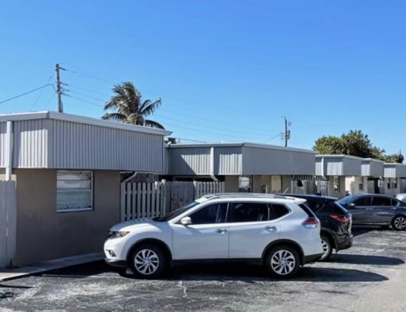 Gateway Arms, 1302 Gateway Dr, Lantana, Florida 33462, image 1