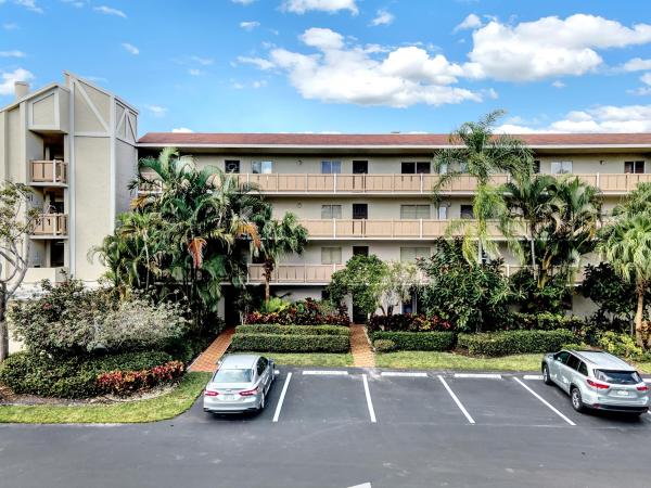 Huntington Lakes 1, 6515 Kensington Ln #105, Delray Beach, Florida 33446, image 3