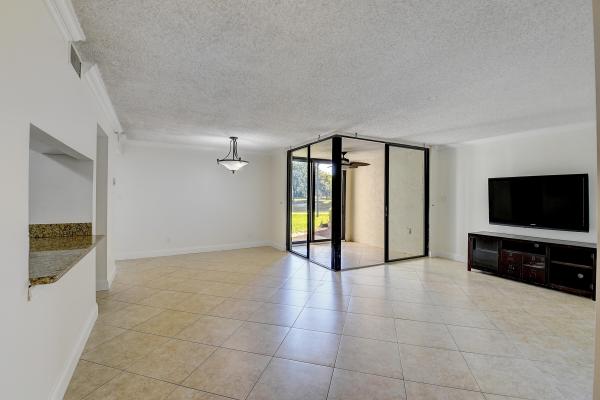 Lakeside At Delray, 2025 Lavers Cir #D108, Delray Beach, Florida 33444, image 1