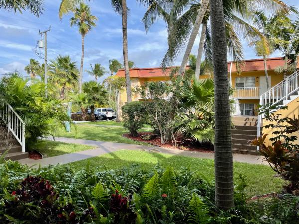 Enclave Sandpiper, 200 Croton Ave #103, Lantana, Florida 33462, image 1