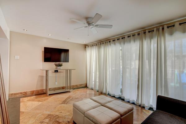 Bellview Court, 902 S Swinton Ave, Delray Beach, Florida 33444, image 2