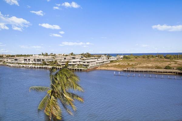 Massachusetts, 1536 SE 15th Ct #604, Deerfield Beach, Florida 33441, image 2