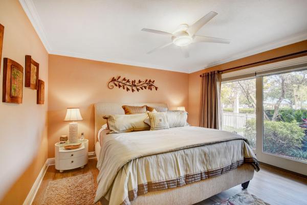 Dottor, 129 S Golfview Rd #3, Lake Worth Beach, Florida 33460, image 1