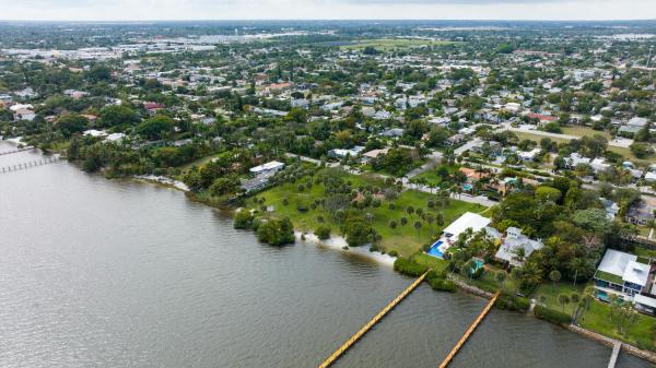 Lake Worth Town, 1205 S Palmway, Lake Worth Beach, Florida 33460, image 1