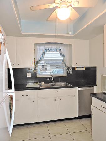 Ashley At Cresthaven Villas, 2867 Ashley Dr W #B, West Palm Beach, Florida 33415, image 2