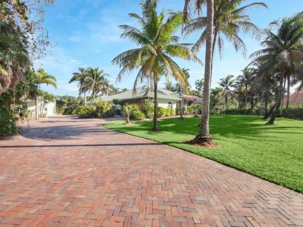 Palm Beach Country Estates, 7127 155th Pl N, Palm Beach Gardens, Florida 33418, image 1