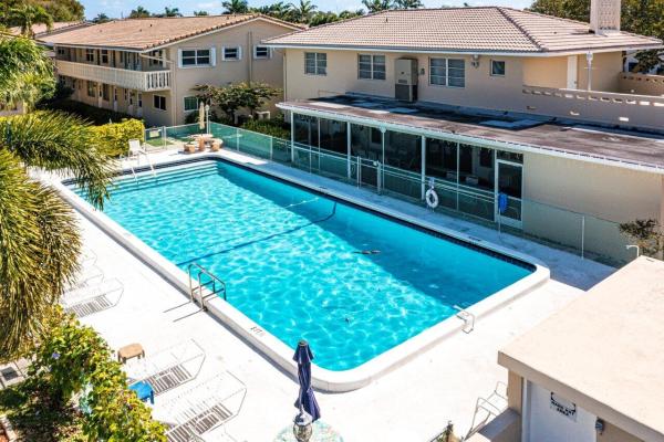 Venetian Park Gardens, 2115 NE 42nd Ct #203N, Lighthouse Point, Florida 33064, image 2