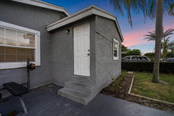 Monroe, 706 NW 1st St, Delray Beach, Florida 33444, image 2