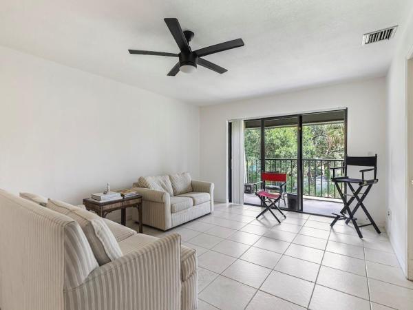 Woodland Apartments, 2516 S 19th St #202, Fort Pierce, Florida 34982, image 2