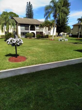 Pine Ridge 3, 306 Pine Ridge Cir #B-1, Greenacres, Florida 33463, image 1