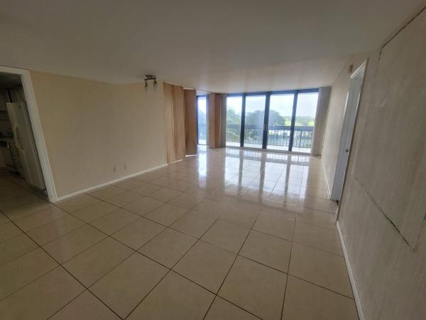 Lincoln Tower, 2400 Presidential Way #505, West Palm Beach, Florida 33401, image 2