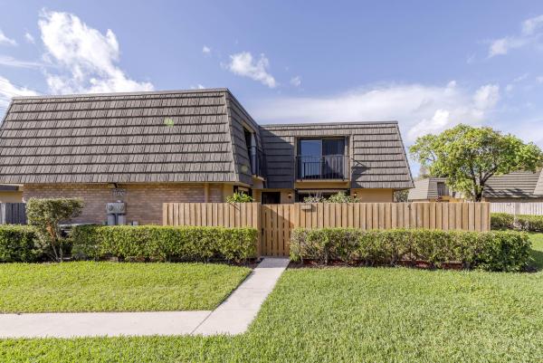 Village Of Sandalwood Lakes, 1625 16th Way, West Palm Beach, Florida 33407, image 3