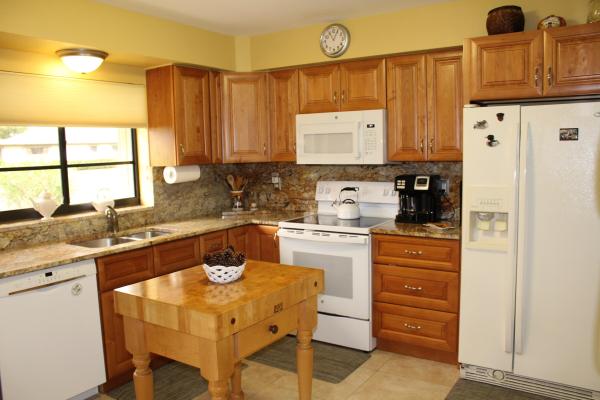 Greentree Villas, 10120 Eaglewood Ter #A, Boynton Beach, Florida 33436, image 2
