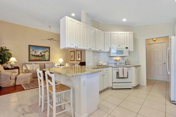 Magnolia Bay, 5001 Magnolia Bay Cir, Palm Beach Gardens, Florida 33418, image 2