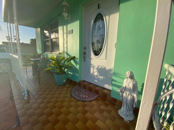 Bunker Hill, 1003 Mcintosh St, West Palm Beach, Florida 33405, image 1