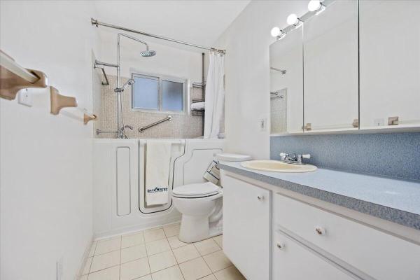 Ashley At Cresthaven Villas, 2846 Ashley Dr W #J, West Palm Beach, Florida 33415, image 2