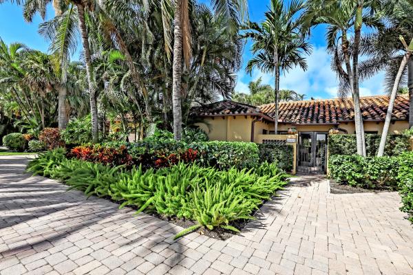 Little Pond Park Residences, 16 Little Pond Rd, Manalapan, Florida 33462, image 1
