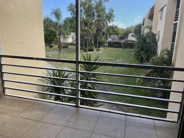 Georgetown, 1630 Embassy Dr #206, West Palm Beach, Florida 33401, image 2