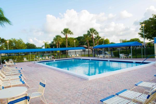 Oleander At Las Verdes, 5250 Las Verdes Cir #111, Delray Beach, Florida 33484, image 3